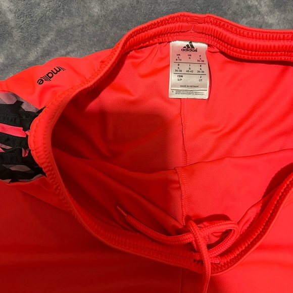 Shorts - Picture 3 of 3